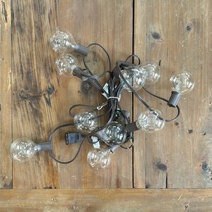 10 small light bulbs